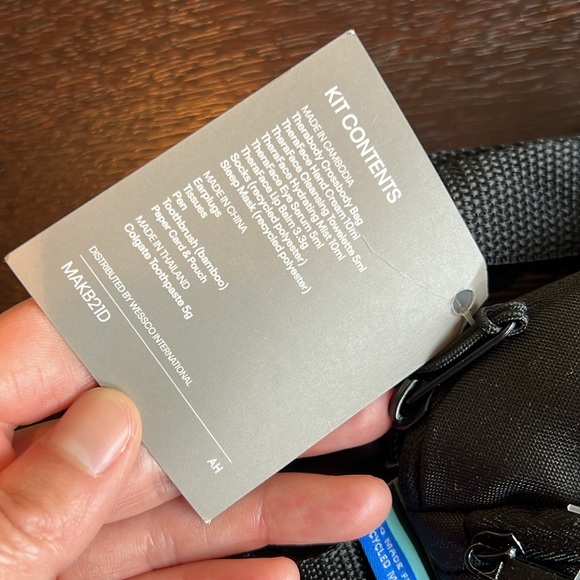 (4/$10) United Airlines Polaris Therabody Amenity Kit Cross Body Belt Bag - Picture 3 of 7